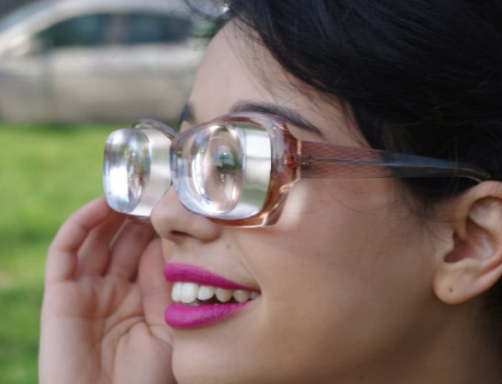 Strong glasses. Blind очки. Bobby Laurel girls with strong Glasses коллекция 2017 года. Thick Glasses. Новые очки.